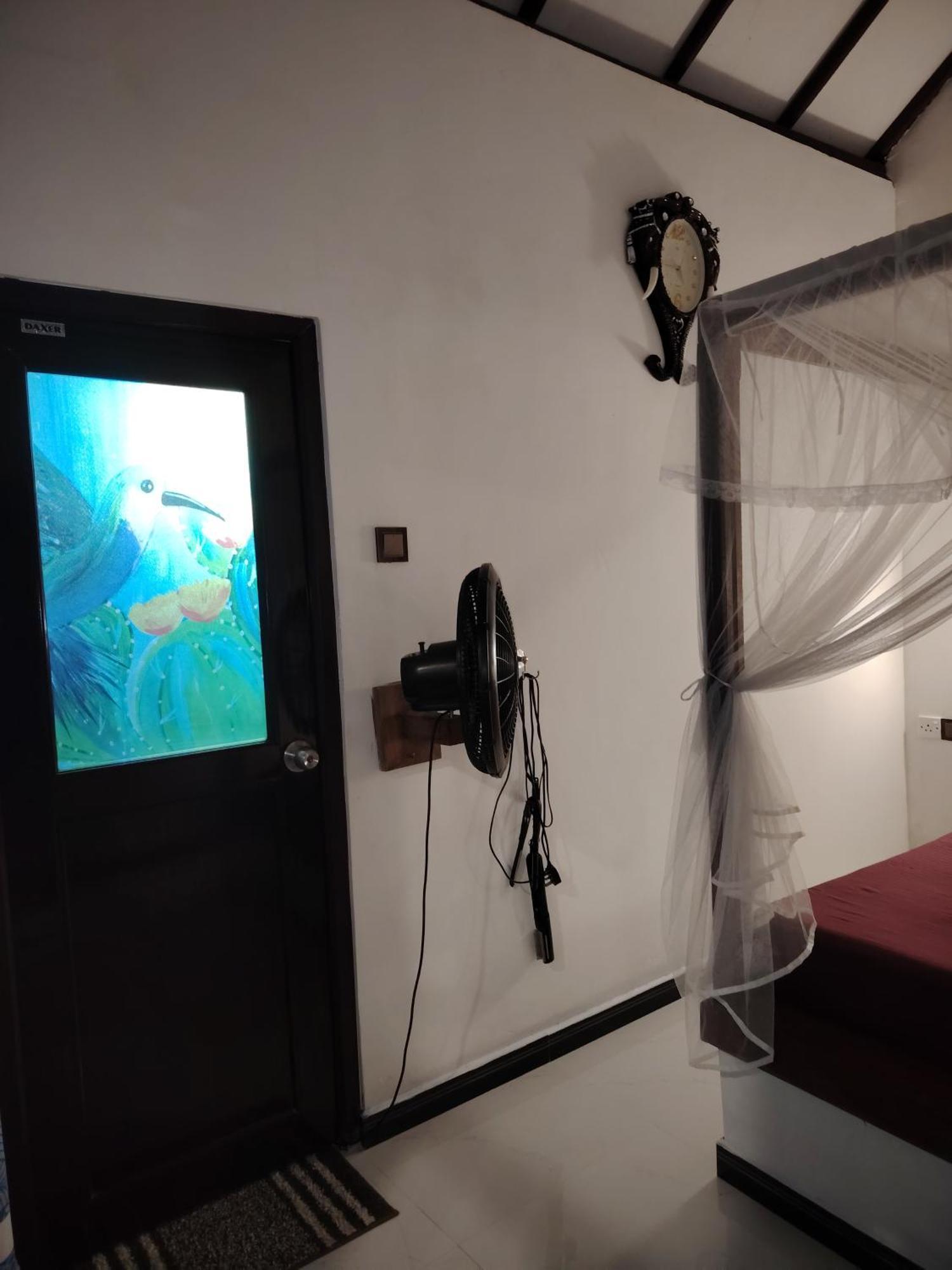 Peacock'S Paradise Safari Hostel 达瓦拉维 外观 照片